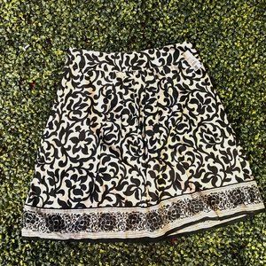 Ann Taylor | Size 8 | Black/Off-White Lined Skirt | EUC